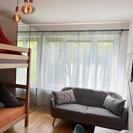 Gemuetliche Privatzimmer Mit Geteiltem Bad, Kueche Und Garten München Buitenkant foto
